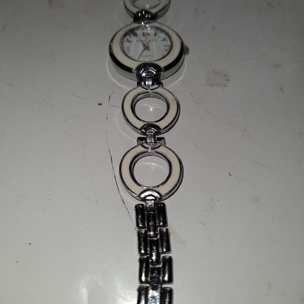 WOMEN'S WRIST WATCH